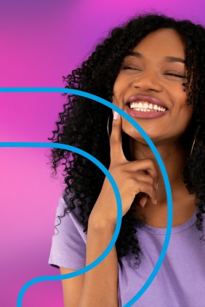 Femme qui a le sourire